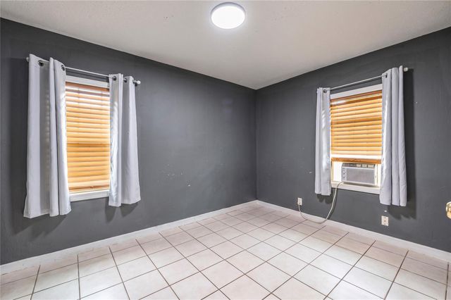 4937 Bataan Road, Houston, TX 77033