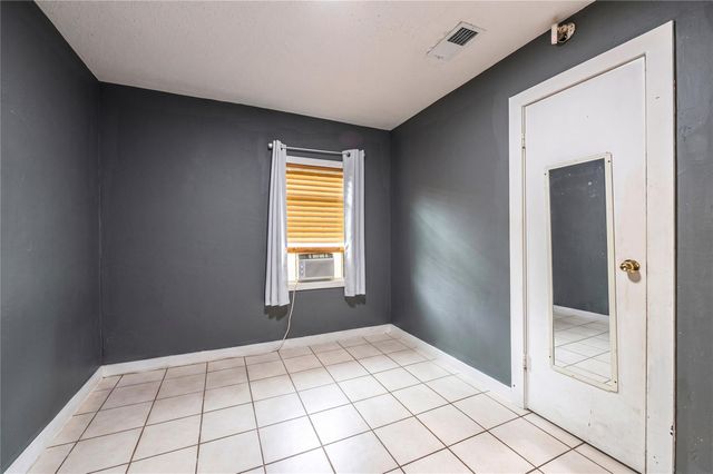 4937 Bataan Road, Houston, TX 77033