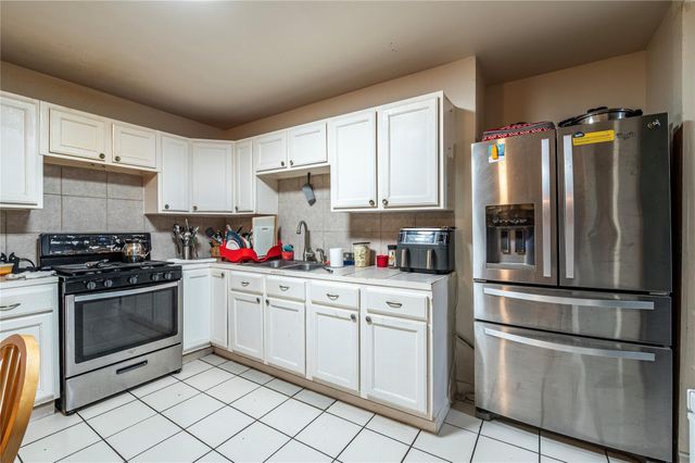 4937 Bataan Road, Houston, TX 77033