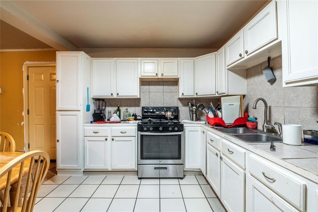 4937 Bataan Road, Houston, TX 77033