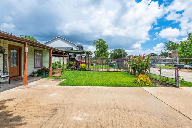 4937 Bataan Road, Houston, TX 77033
