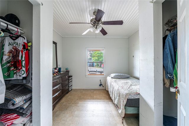 4937 Bataan Road, Houston, TX 77033