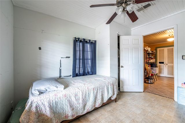 4937 Bataan Road, Houston, TX 77033