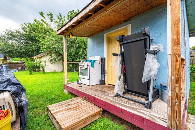 4937 Bataan Road, Houston, TX 77033