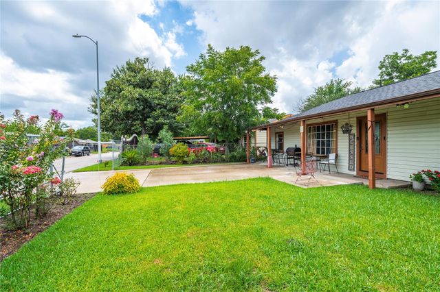 4937 Bataan Road, Houston, TX 77033