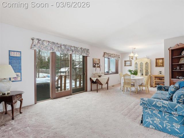 5530 Fox Chase Lane, Clarkston, MI 48346