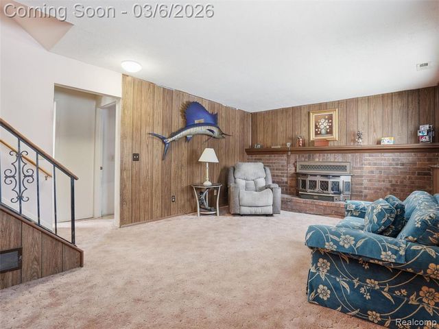 5530 Fox Chase Lane, Clarkston, MI 48346