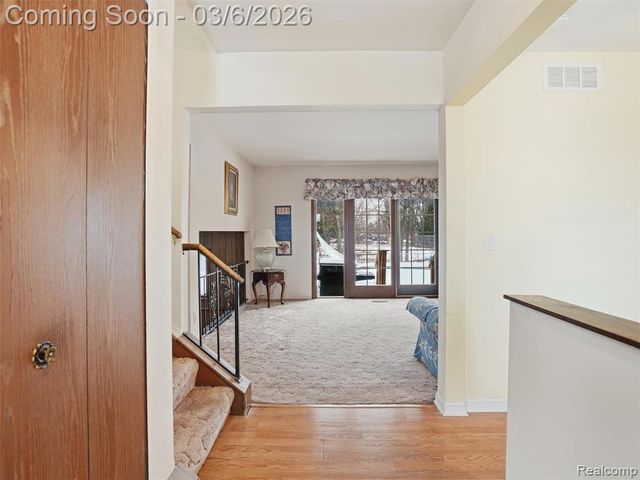 5530 Fox Chase Lane, Clarkston, MI 48346