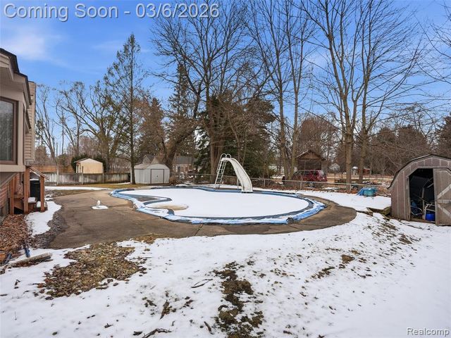 5530 Fox Chase Lane, Clarkston, MI 48346