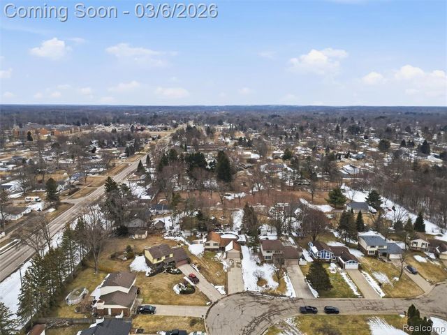 5530 Fox Chase Lane, Clarkston, MI 48346