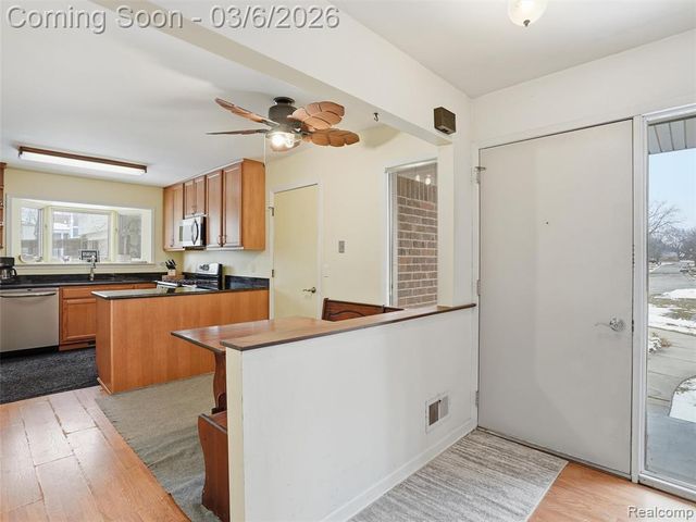 5530 Fox Chase Lane, Clarkston, MI 48346