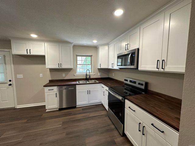 22 Deerwood Drive, Sheridan, AR 72150