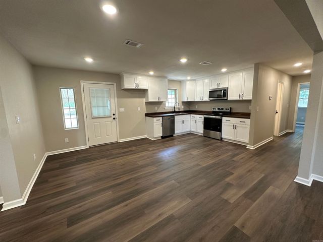 22 Deerwood Drive, Sheridan, AR 72150