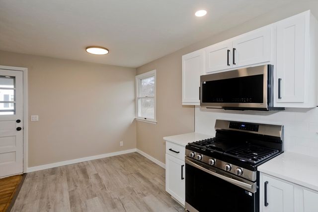 2 Pearl St Ext, Enfield, CT 06082