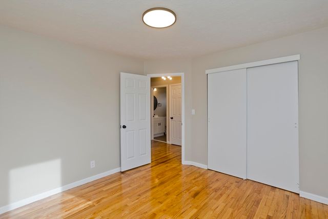 2 Pearl St Ext, Enfield, CT 06082