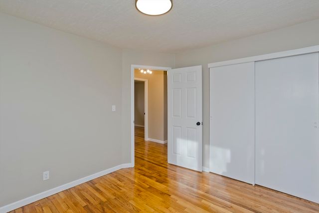 2 Pearl St Ext, Enfield, CT 06082