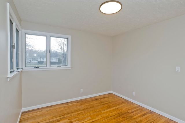 2 Pearl St Ext, Enfield, CT 06082