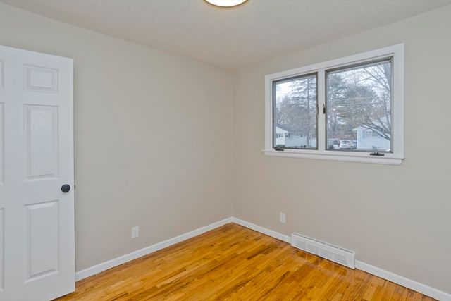 2 Pearl St Ext, Enfield, CT 06082