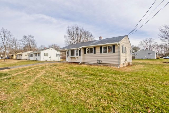 2 Pearl St Ext, Enfield, CT 06082