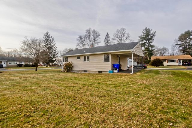 2 Pearl St Ext, Enfield, CT 06082