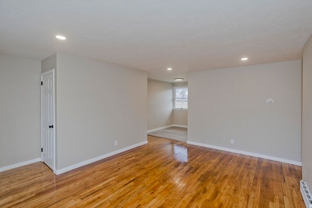 2 Pearl St Ext, Enfield, CT 06082