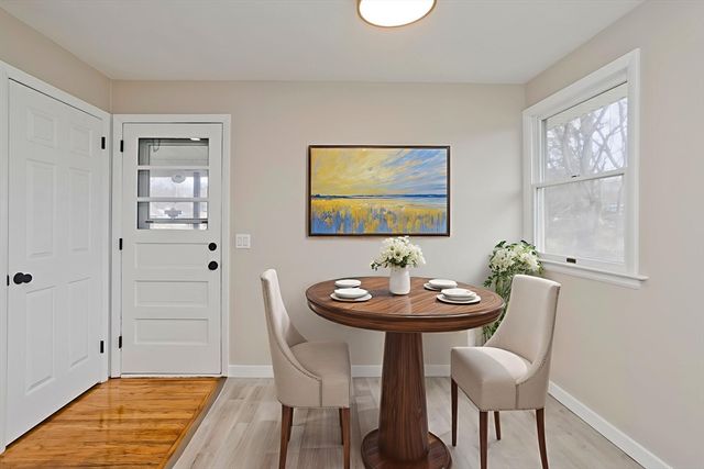 2 Pearl St Ext, Enfield, CT 06082