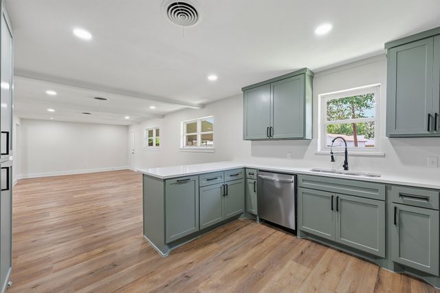 5253 Ruston Avenue, Fort Worth, TX 76133