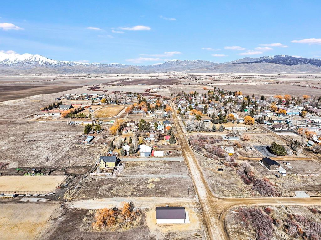 309 W Spruce Ave, Fairfield, ID 83327 photo 5