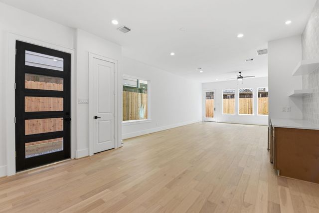 1434 Alexander Street, Houston, TX 77008