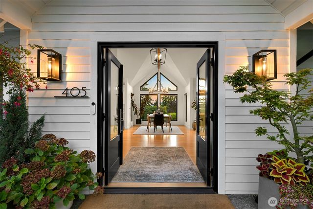 405 Bayside Road, Bellingham, WA 98225