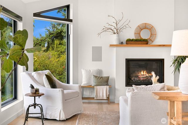 405 Bayside Road, Bellingham, WA 98225