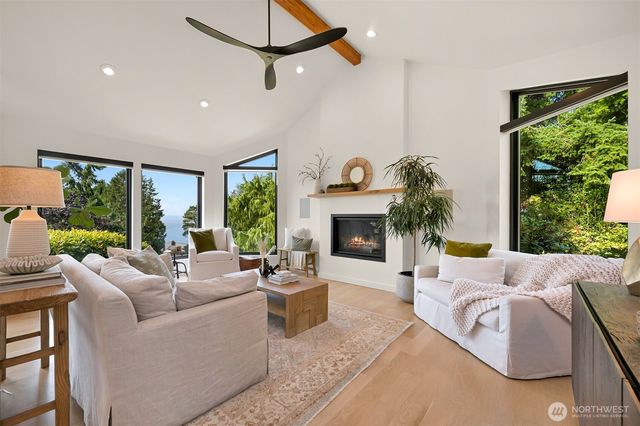 405 Bayside Road, Bellingham, WA 98225