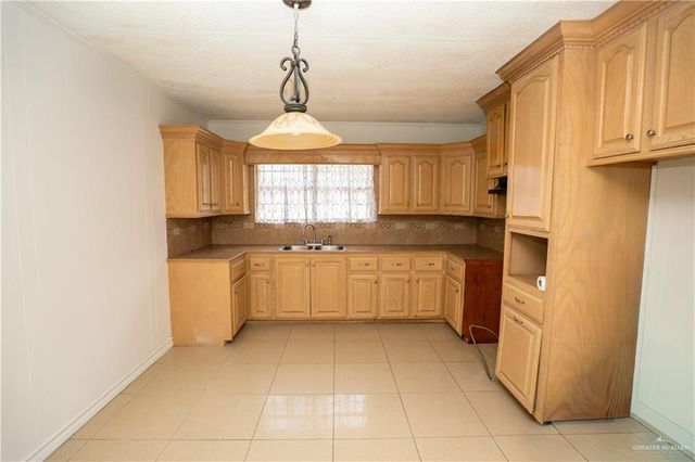 717 Yucca Street, Sullivan City, TX 78595