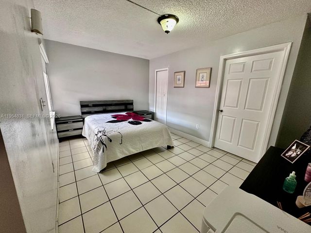 15645 SW 82nd Cir Ln 7-5, Miami, FL 33193