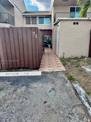 15645 SW 82nd Cir Ln 7-5, Miami, FL 33193