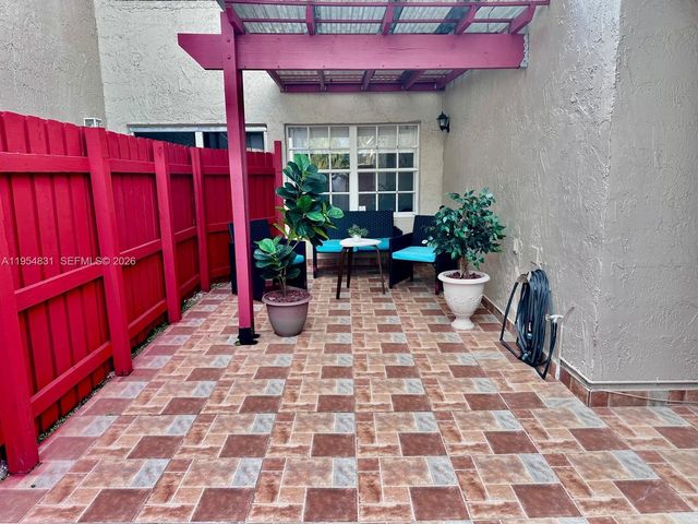 15645 SW 82nd Cir Ln 7-5, Miami, FL 33193