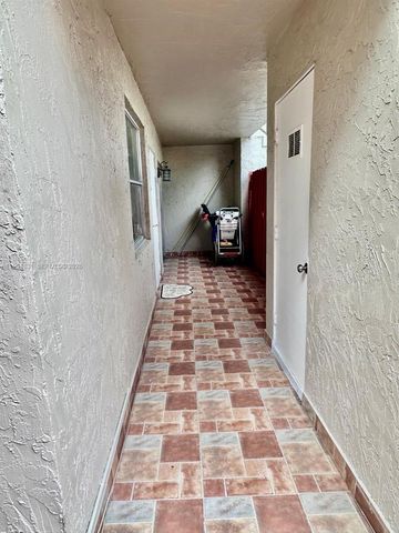 15645 SW 82nd Cir Ln 7-5, Miami, FL 33193