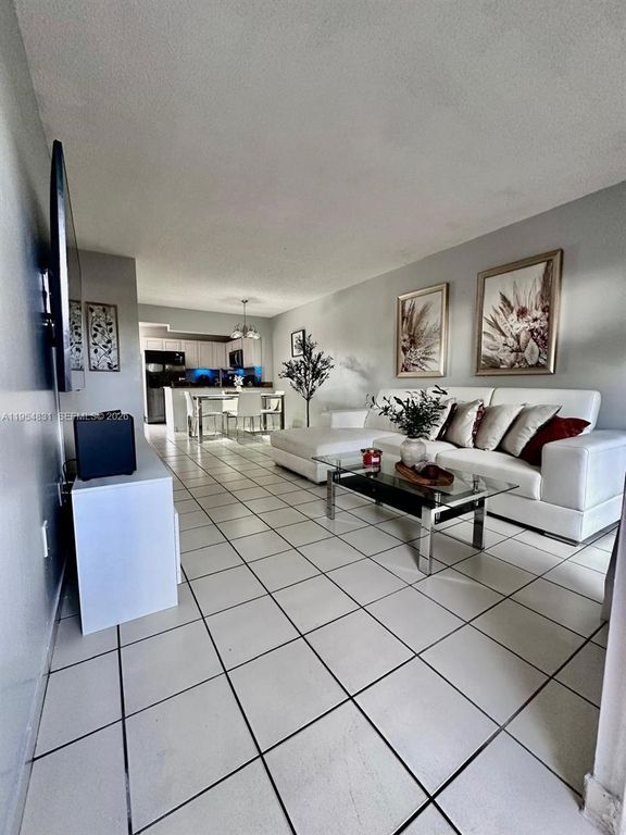 15645 SW 82nd Cir Ln 7-5, Miami, FL 33193