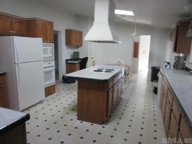 192 Clinton Mountain Road, Greenbrier, AR 72058