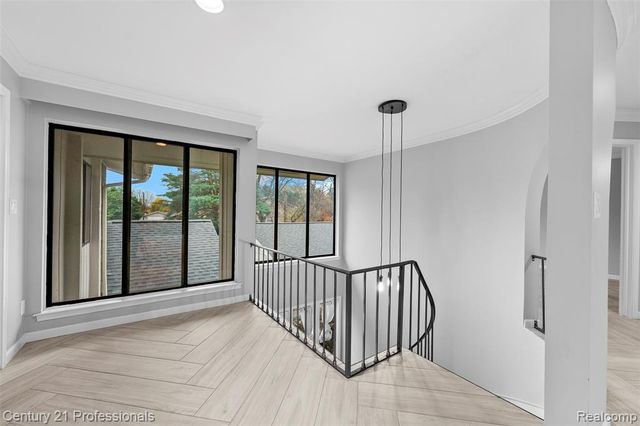 7106 Bridge Way W, West Bloomfield, MI 48322