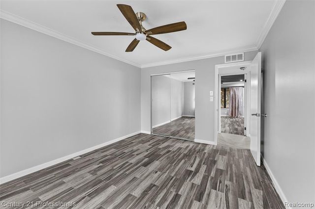 7106 Bridge Way W, West Bloomfield, MI 48322