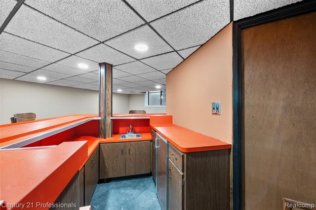 7106 Bridge Way W, West Bloomfield, MI 48322