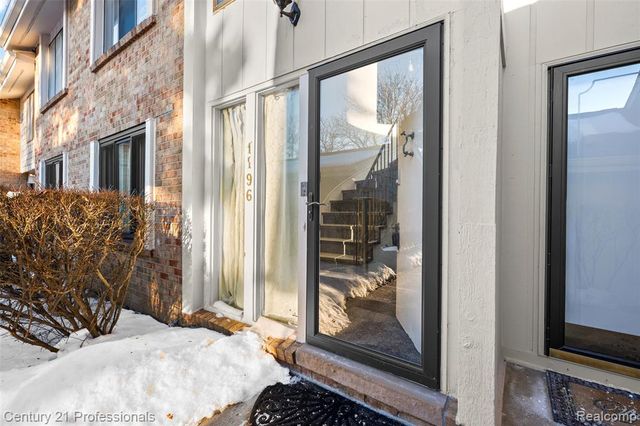 7106 Bridge Way W, West Bloomfield, MI 48322