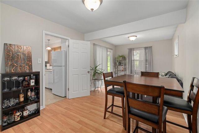 8401 W 68th Terrace, Overland Park, KS 66204