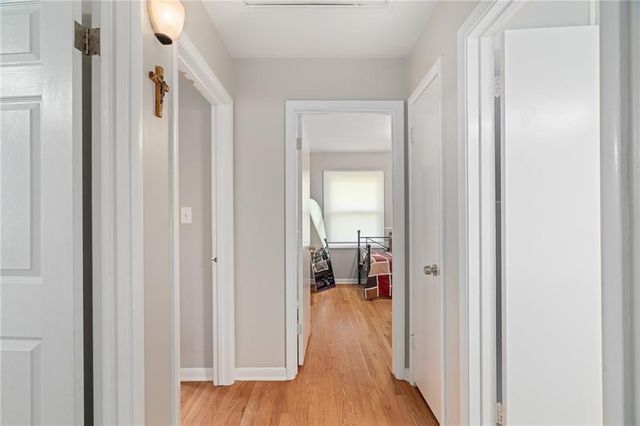 8401 W 68th Terrace, Overland Park, KS 66204