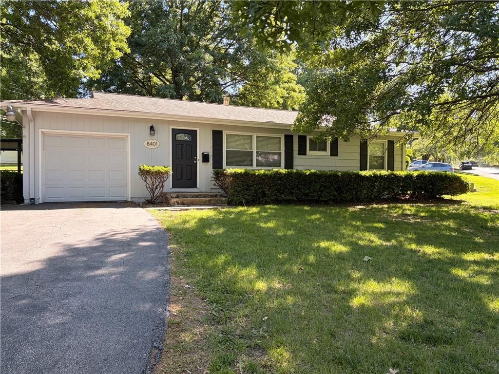 8401 W 68th Terrace, Overland Park, KS 66204