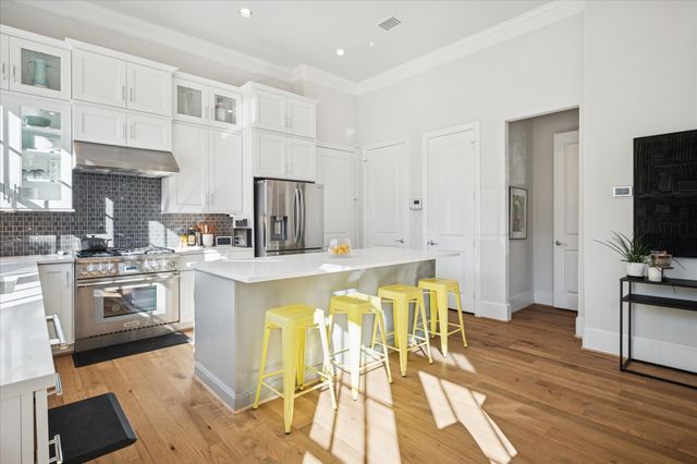 14983 Oak Street, Addison, TX 75001