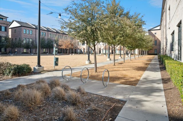 14983 Oak Street, Addison, TX 75001