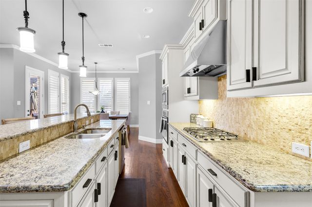 13648 Cobblestone Drive, Farmers Branch, TX 75244