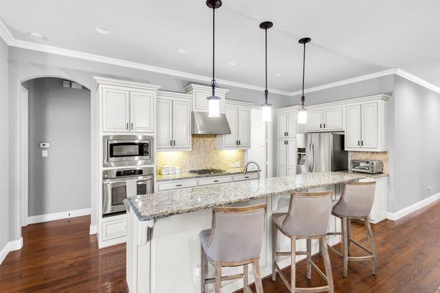 13648 Cobblestone Drive, Farmers Branch, TX 75244